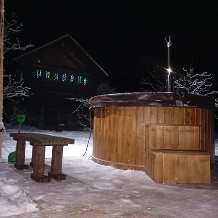 затишна оселя 度假居 韦尔霍维纳